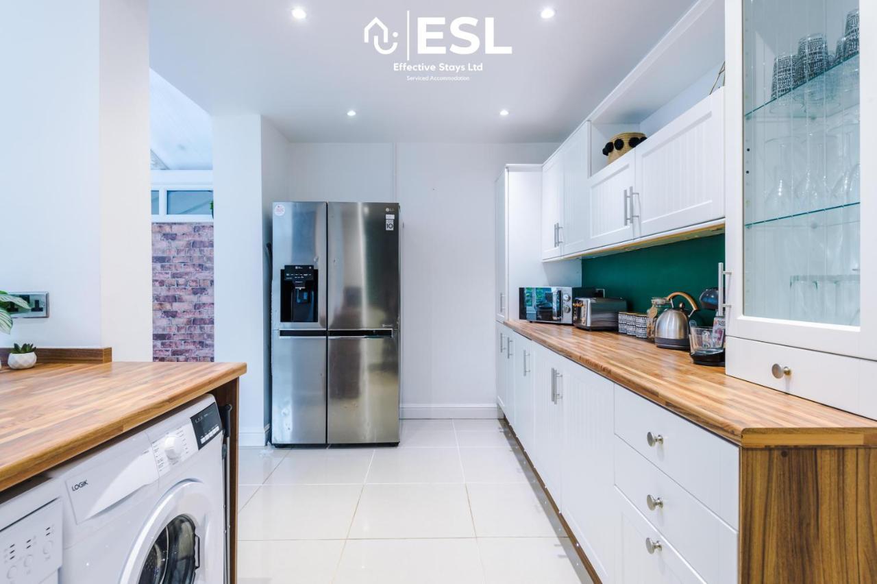 Open Plan - 3 Bedroom House - Garden And Outdoor Seating - Driveway Parking - Short Drive To City Centre Saughall Exterior foto