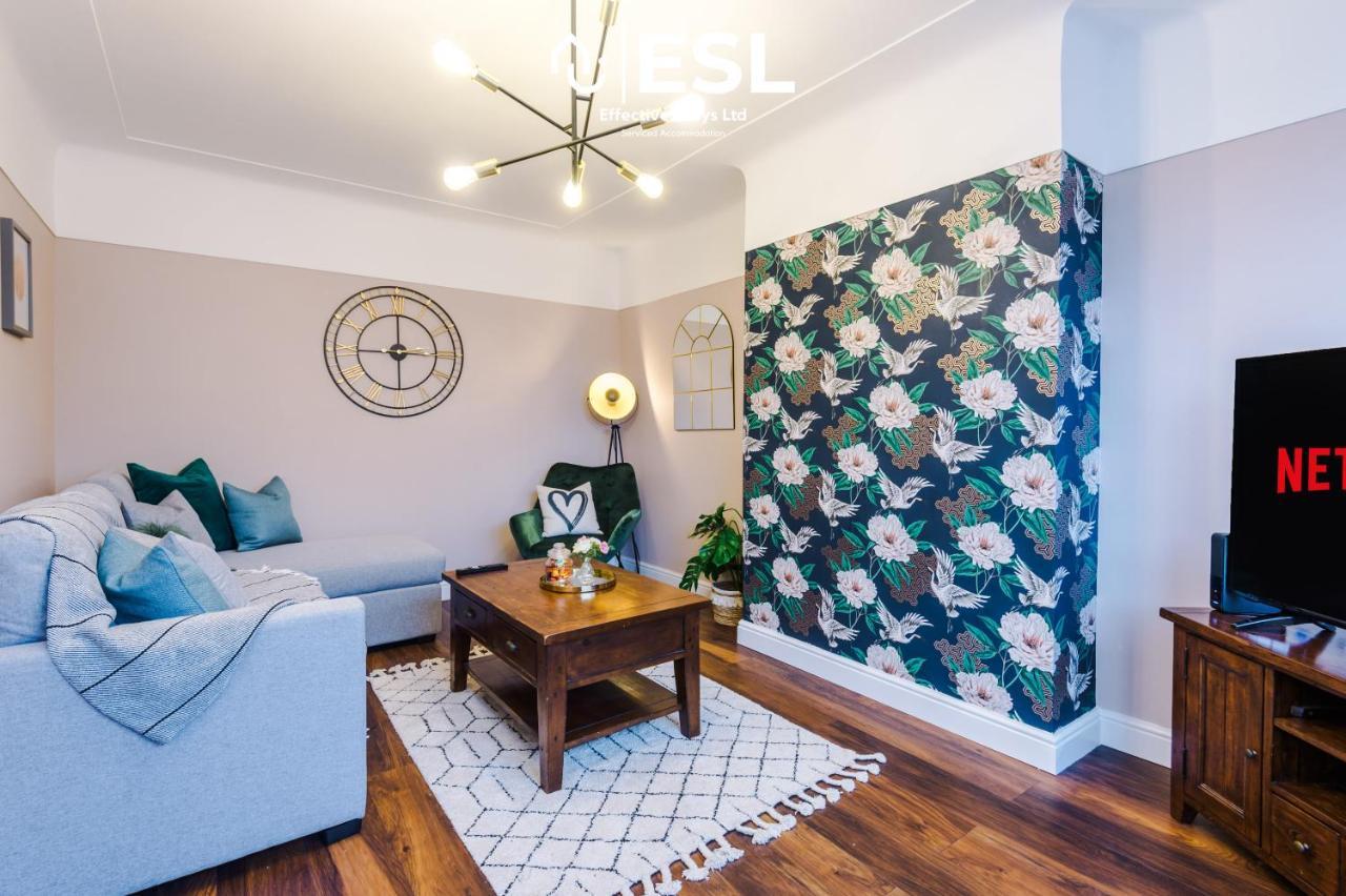 Open Plan - 3 Bedroom House - Garden And Outdoor Seating - Driveway Parking - Short Drive To City Centre Saughall Exterior foto