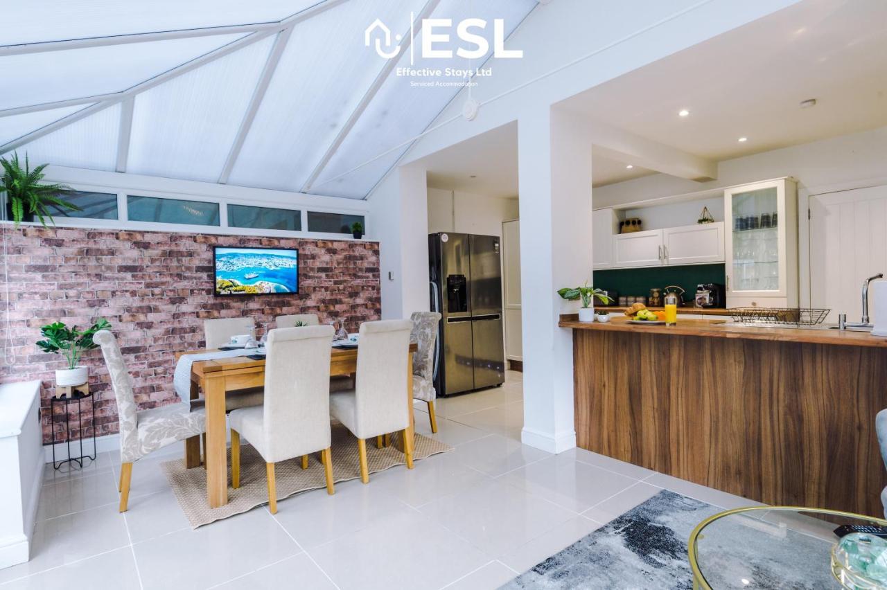 Open Plan - 3 Bedroom House - Garden And Outdoor Seating - Driveway Parking - Short Drive To City Centre Saughall Exterior foto
