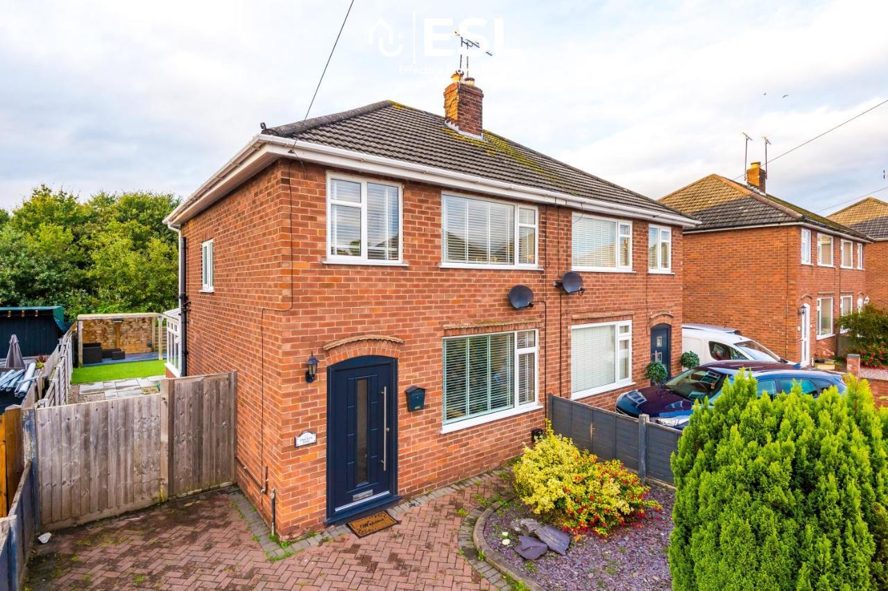 Open Plan - 3 Bedroom House - Garden And Outdoor Seating - Driveway Parking - Short Drive To City Centre Saughall Exterior foto